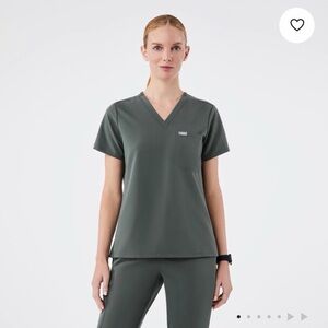 Figs Scrub Set in Bonsai